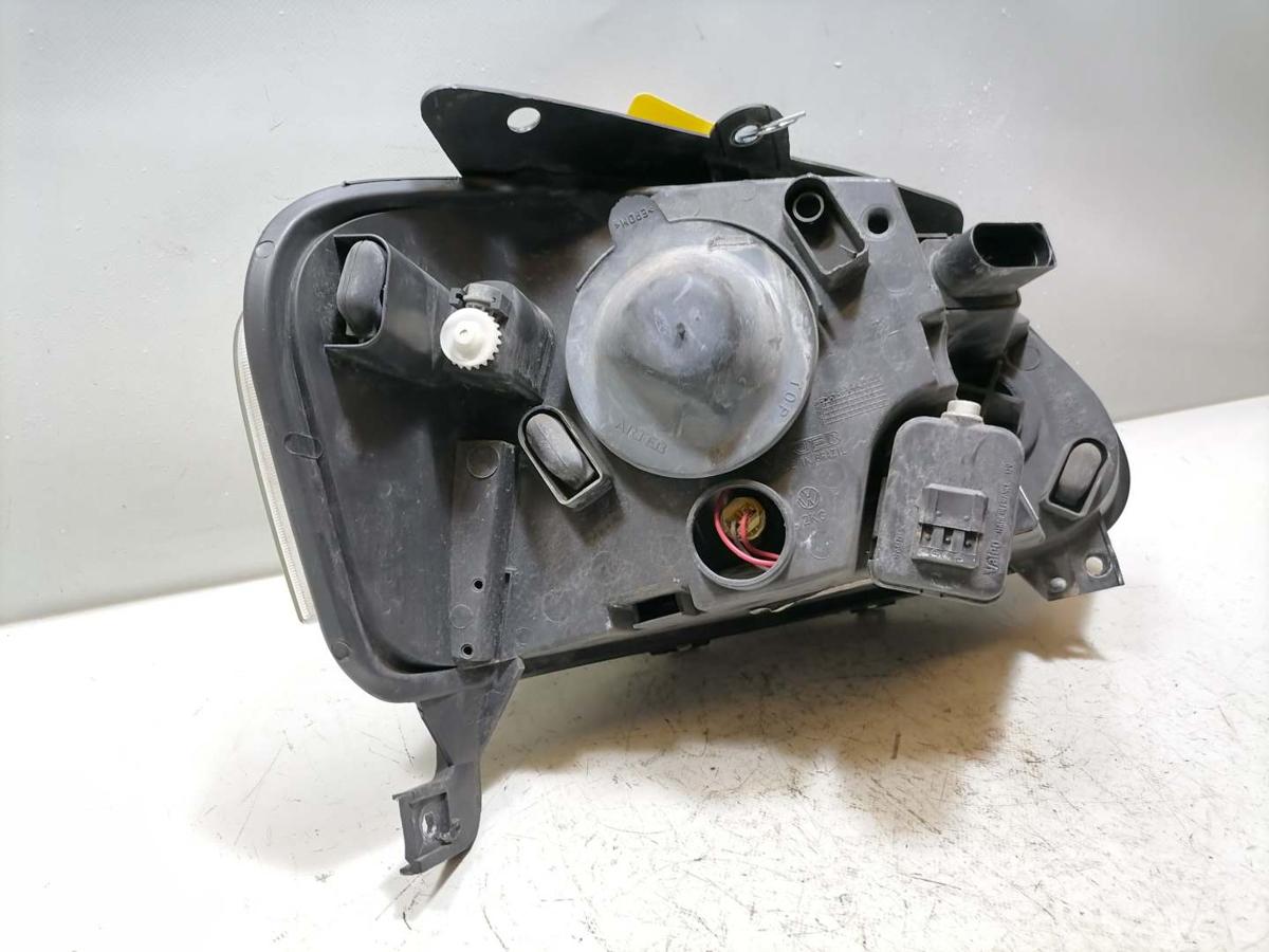 VW Fox original Scheinwerfer vorn links Halogen Bj.2010